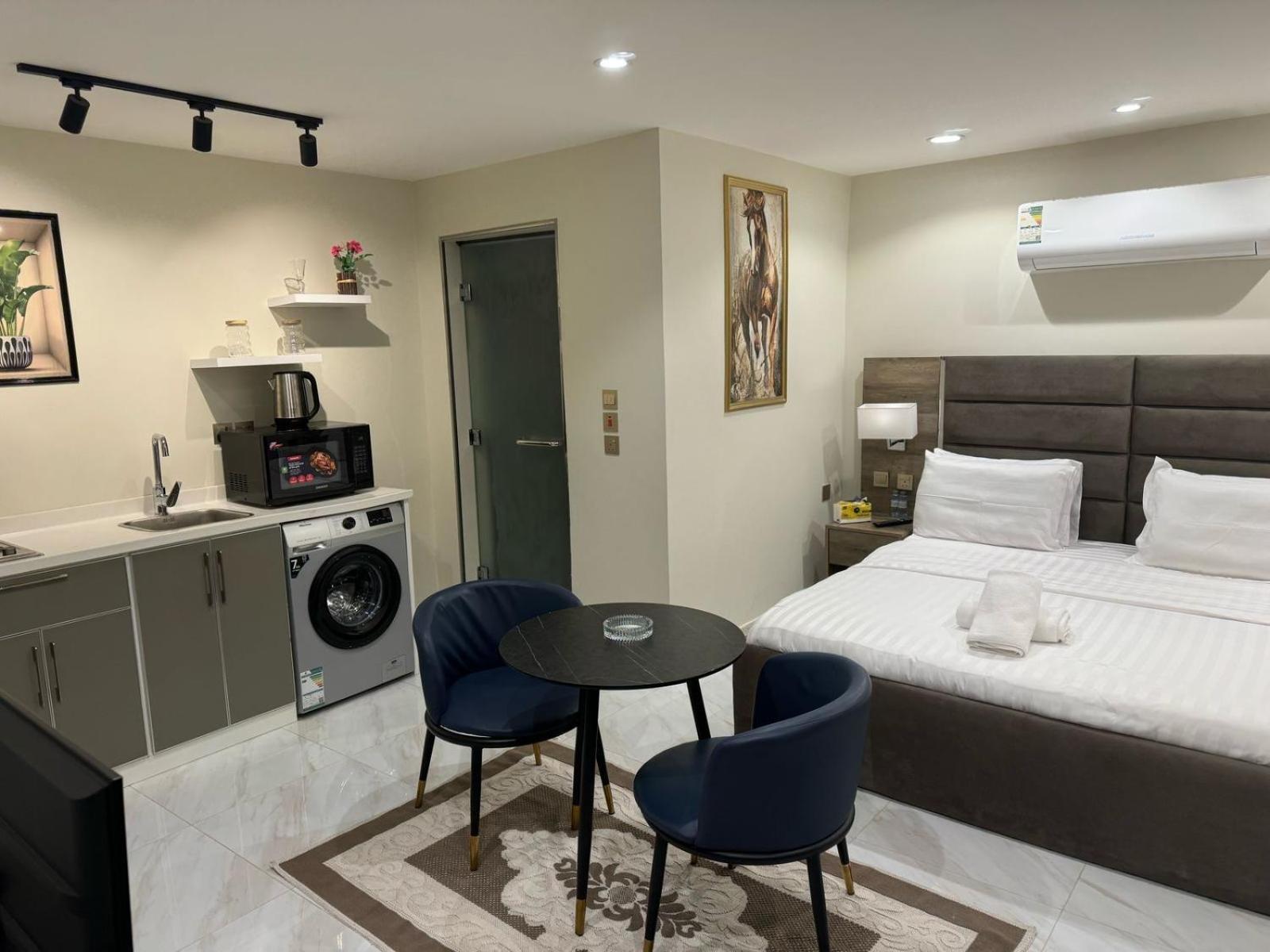 Gold Apartment
